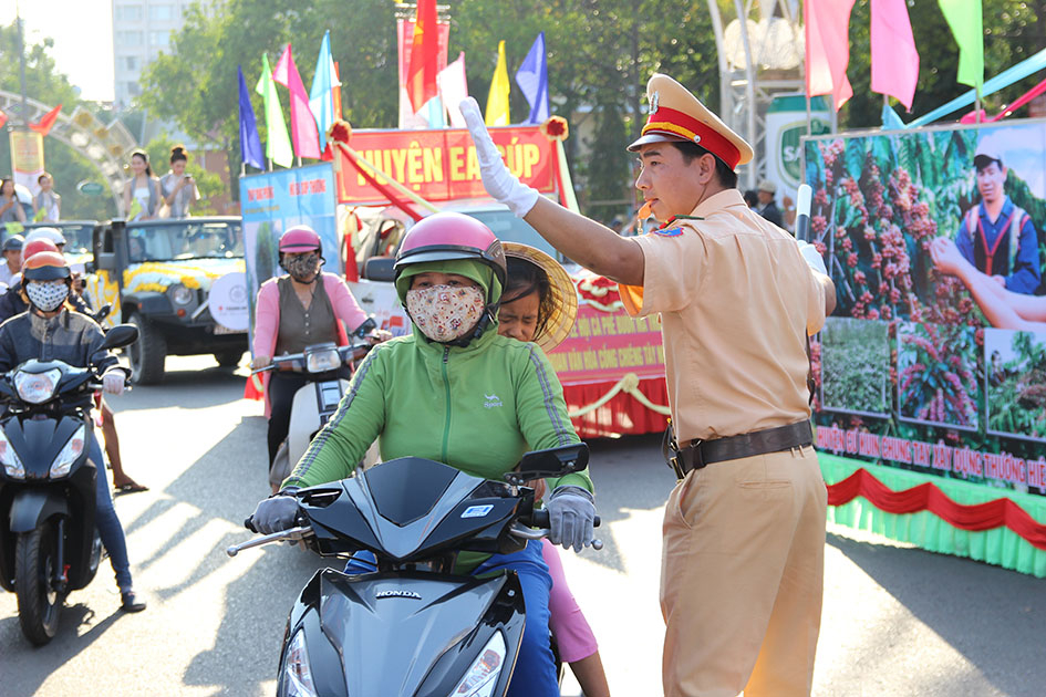 Giữ gìn trật tự, an toàn giao thông dịp Tết Dương lịch, Tết Nguyên đán Giáp Thìn và Lễ hội xuân 2024